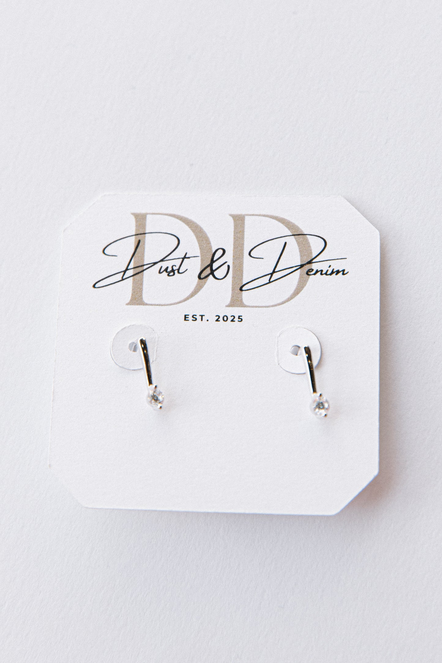 Solitaire Huggie Hoop