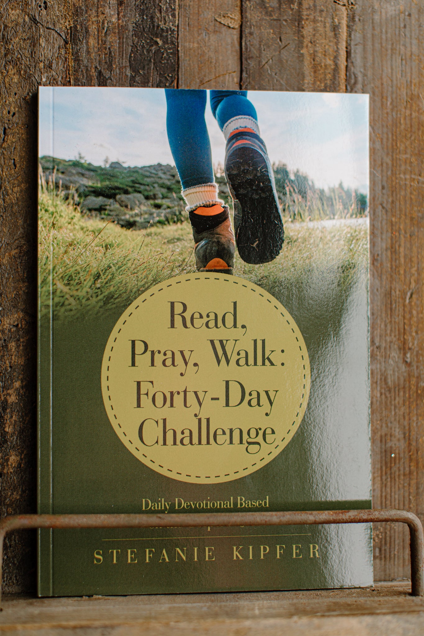 Read, Pray, Walk: Forty-Day Challenge Devotional