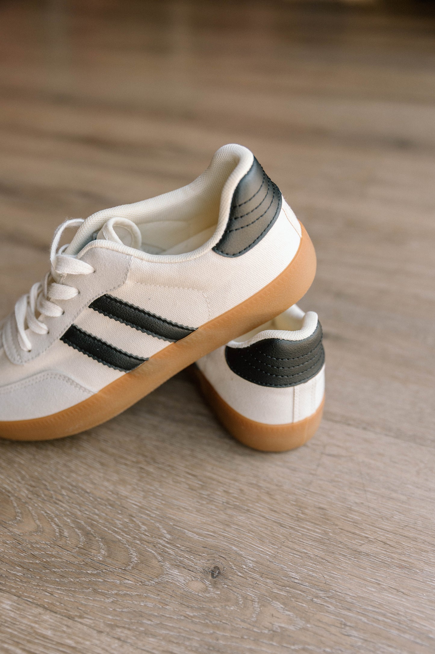 Lace Up Sneaker