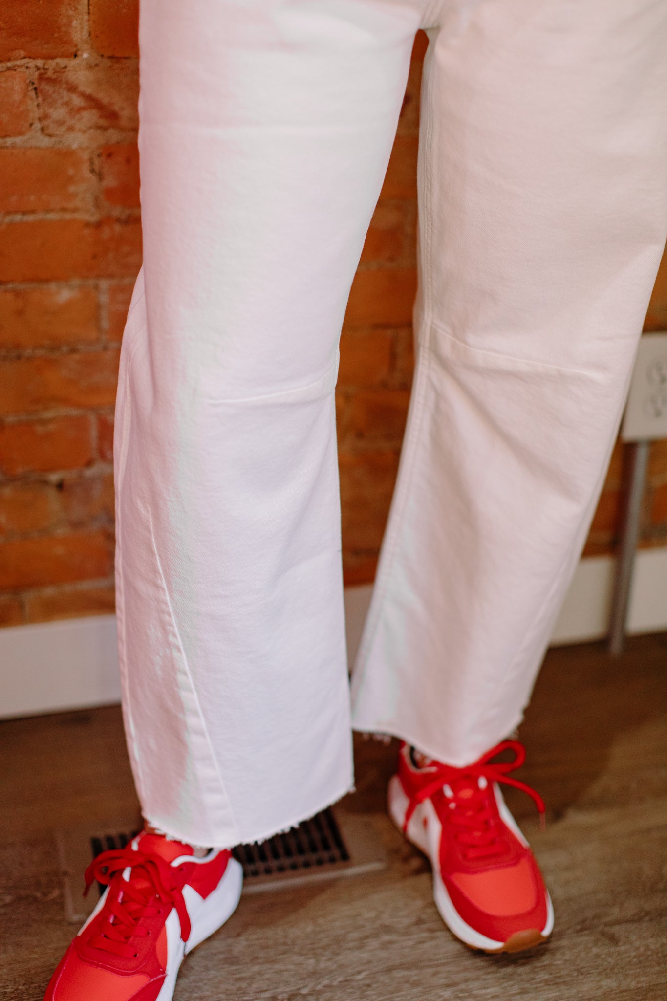 JBD White Barrel Jeans
