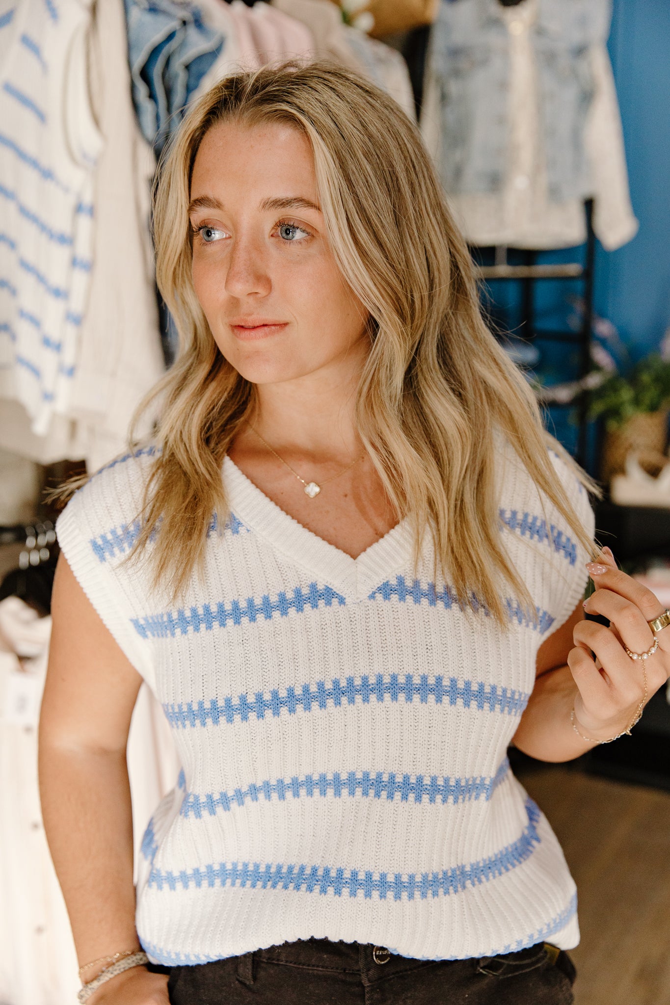 Sleeveless sweater vest